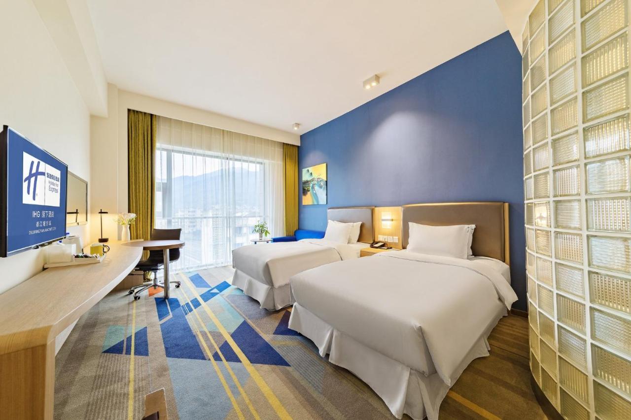 Holiday Inn Express Dujiangyan Ancient City Exterior foto
