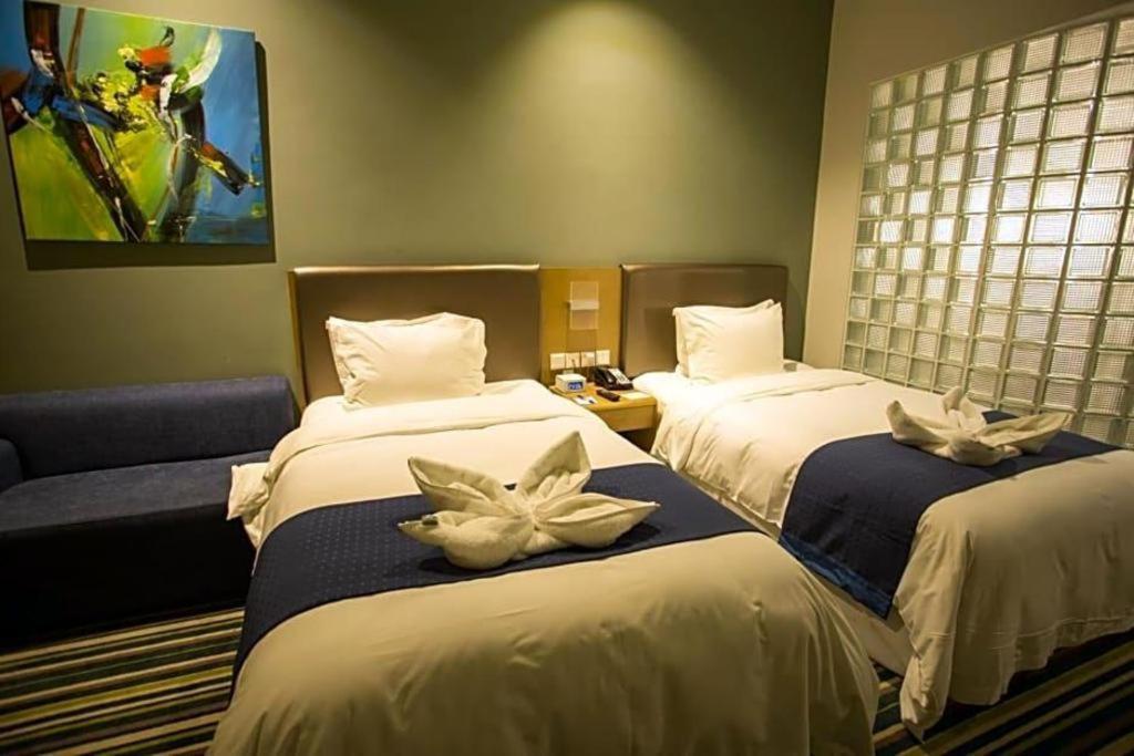 Holiday Inn Express Dujiangyan Ancient City Exterior foto
